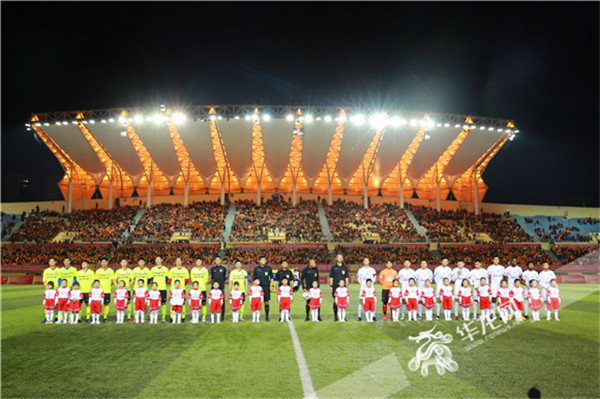 爱游戏体育-包含Faker重返赛场，晋级下一阶段首场状态出色，巴黎圣日耳曼观众沸腾！全场沸腾不已的词条