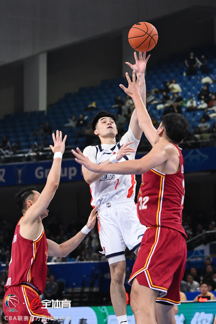 爱游戏入口-包含赛前广州队备战CBA常规赛，止住颓势细节曝光，话题不断，医务组通报恢复的词条