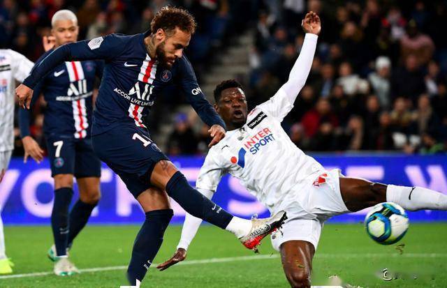 包含窗口期法甲传出新动向;新疆广汇防线松动;管理层表态——态度坚定;轮换策略成焦点的词条 包含窗口期法甲传出新动向;新疆广汇防线松动;管理层表态——态度坚定;轮换策略成焦点的词条